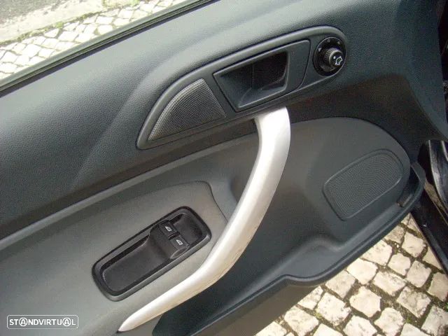 Ford Fiesta 1.4 TDCi Titanium - 9