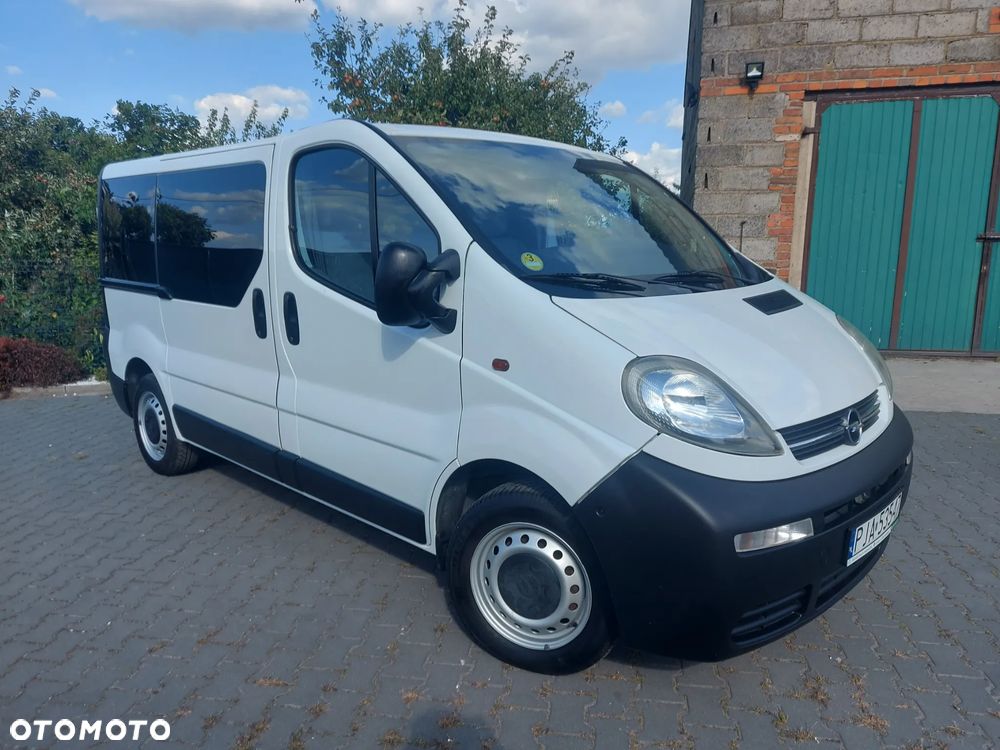 Opel Vivaro - 1