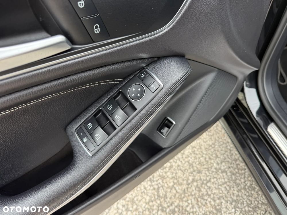 Mercedes-Benz CLA 220 4Matic 7G-DCT AMG Line - 26