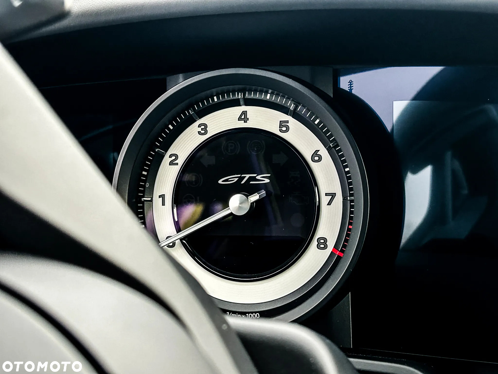 Porsche 911 Carrera 4 GTS Cabrio - 10