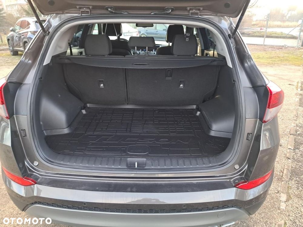 Hyundai Tucson 2.0 CRDI BlueDrive Style 2WD - 17
