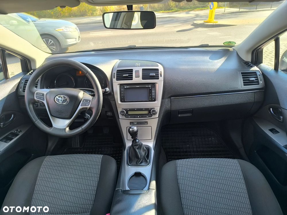 Toyota Avensis 1.8 Life - 11