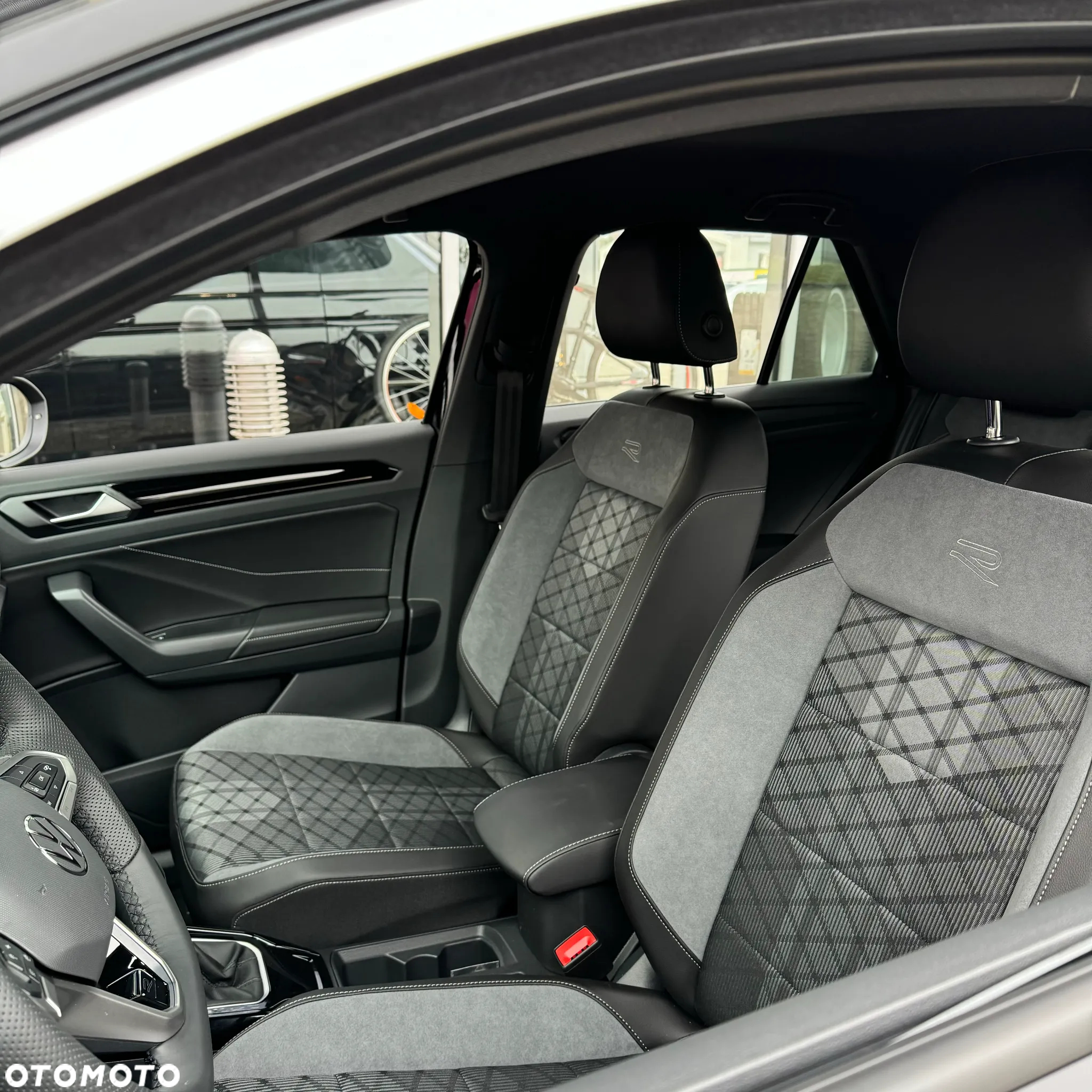 Volkswagen T-Roc 1.5 TSI R-Line Plus DSG - 17