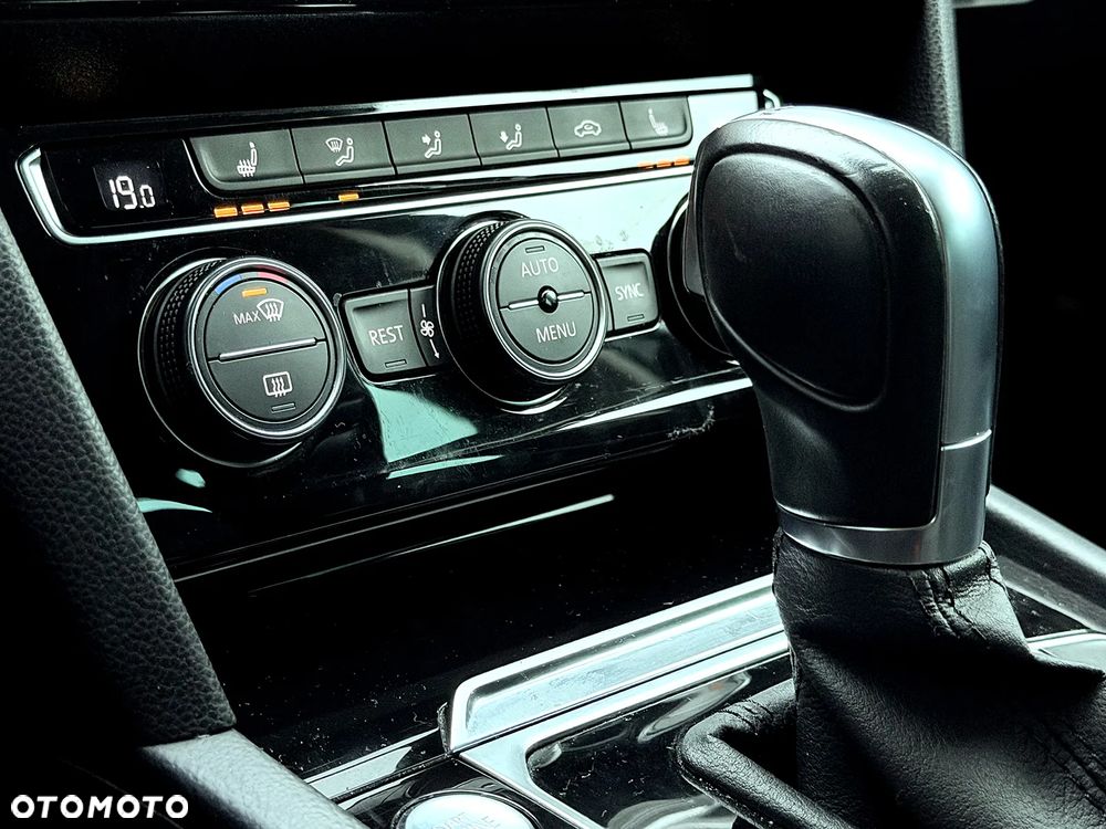 Volkswagen Passat Variant - 32