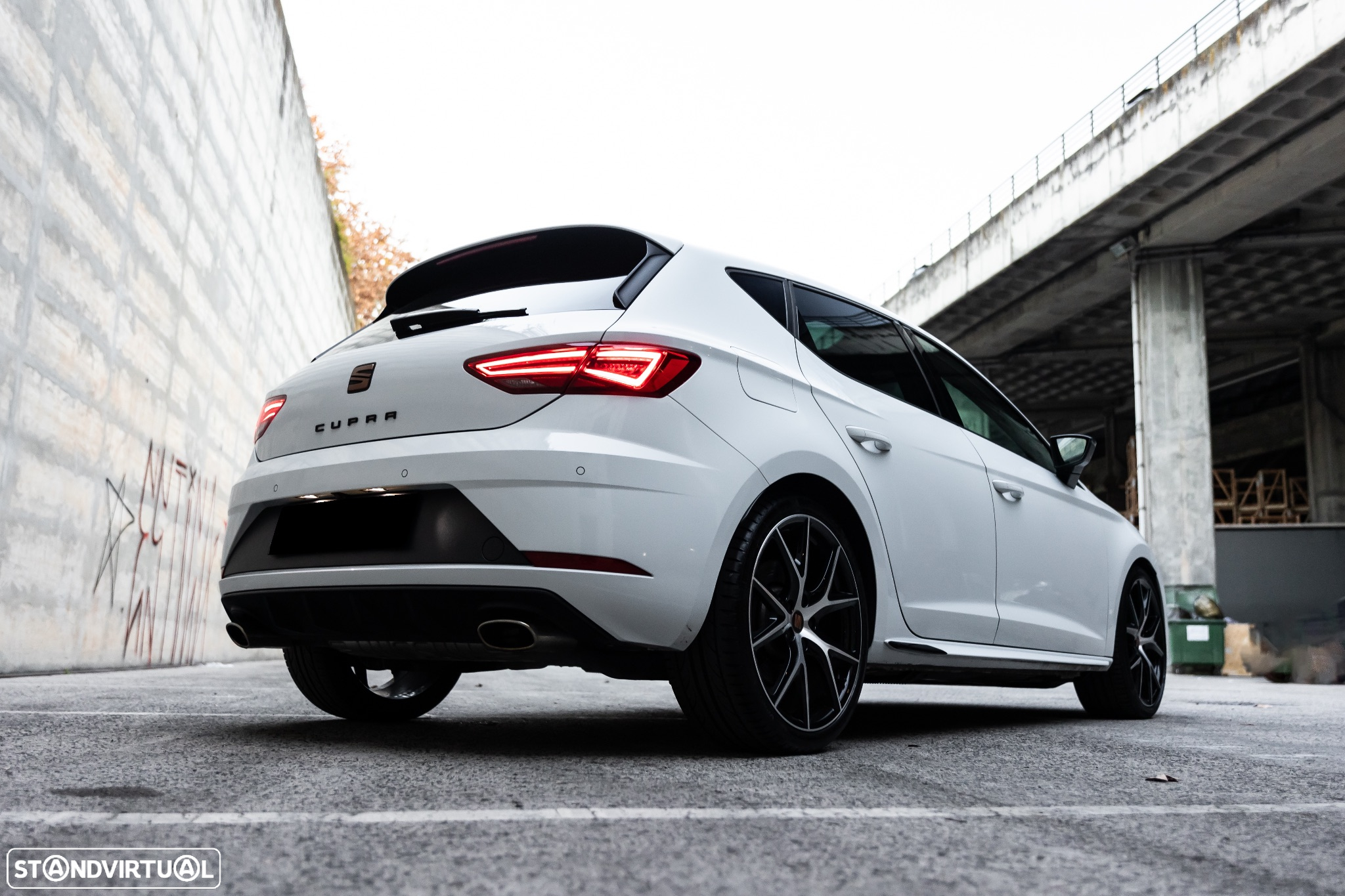 SEAT Leon 2.0 TSI OPF DSG Cupra Edition Silver - 2