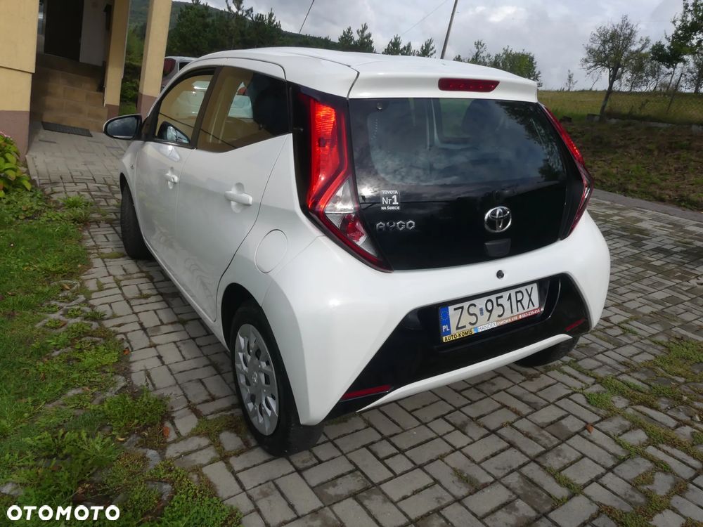 Toyota Aygo x-play - 31