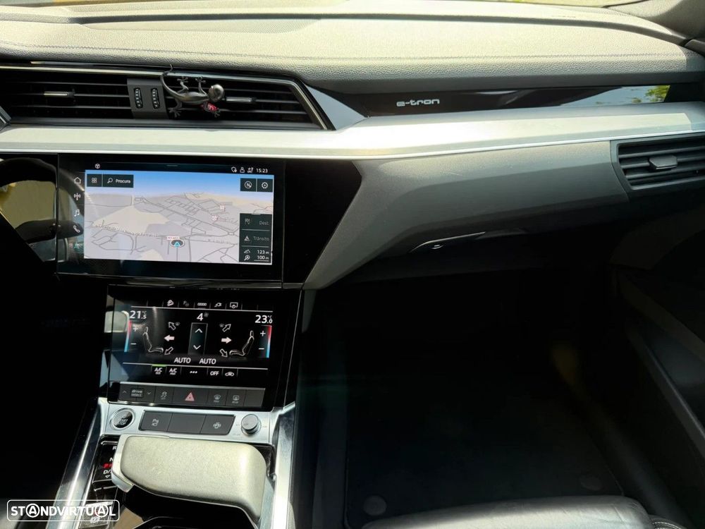 Audi e-tron 55 quattro S line - 27