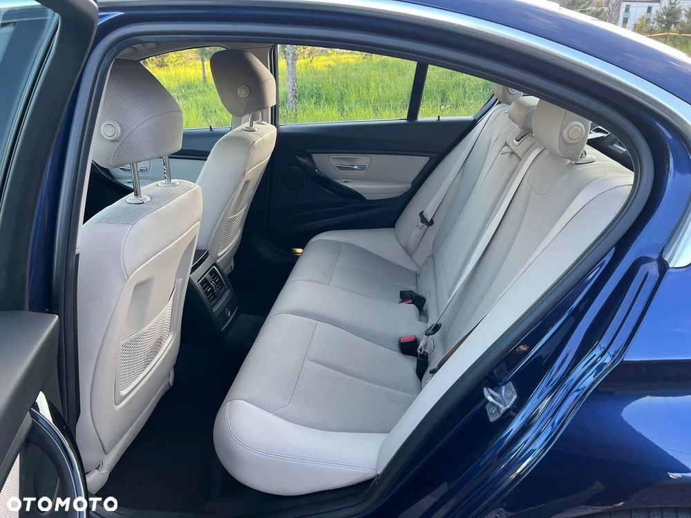 BMW Seria 3 320i Advantage - 14