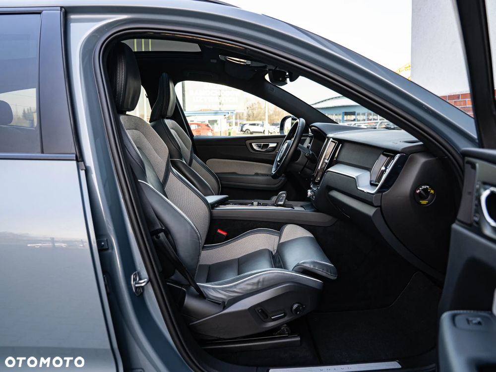 Volvo XC 60 B5 D AWD Geartronic RDesign - 25