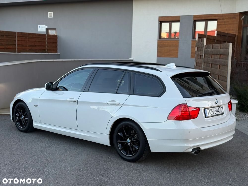 BMW Seria 3 320d Efficient Dynamics Sport Line - 12