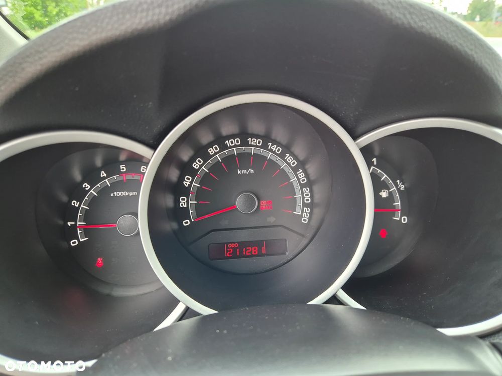 Kia Venga 1.4 CRDi 90 Edition 7 - 28