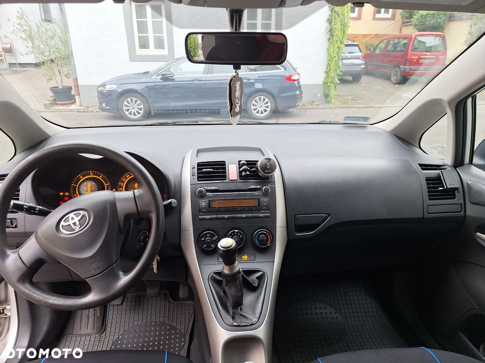 Toyota Auris 1.4 D-4D Luna - 3