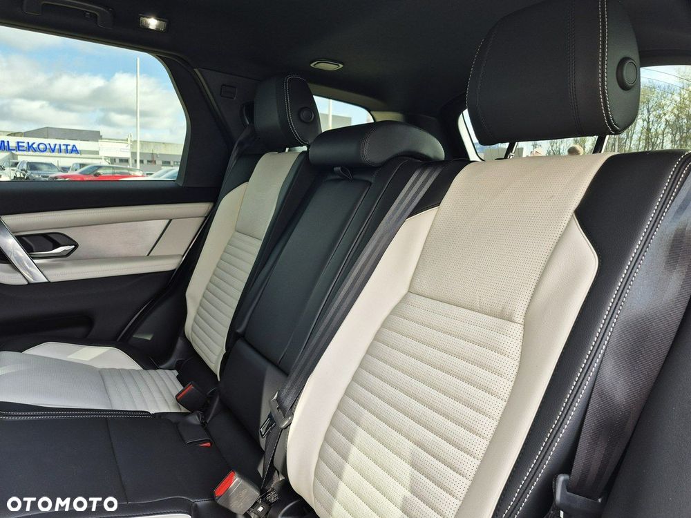 Land Rover Discovery Sport - 22