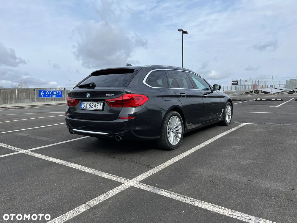 BMW Seria 5 520i Luxury Line - 8