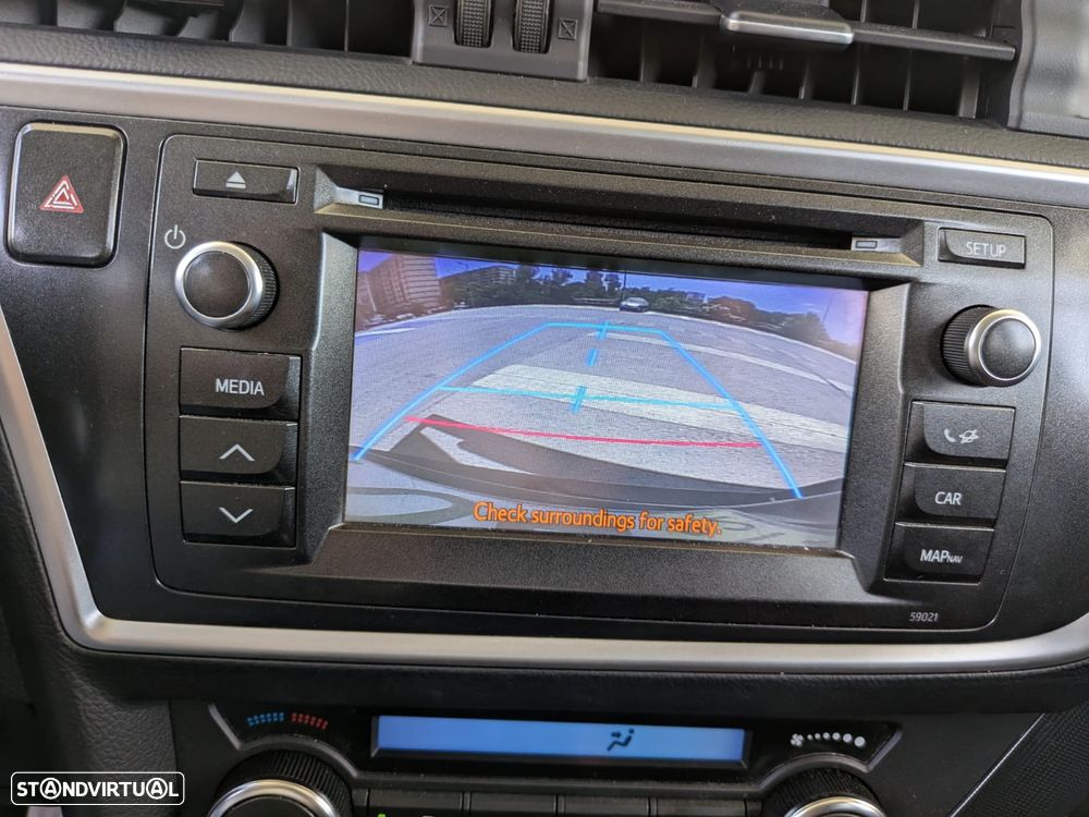 Toyota Auris Touring Sports 1.4 D-4D Com+P.Sport - 13