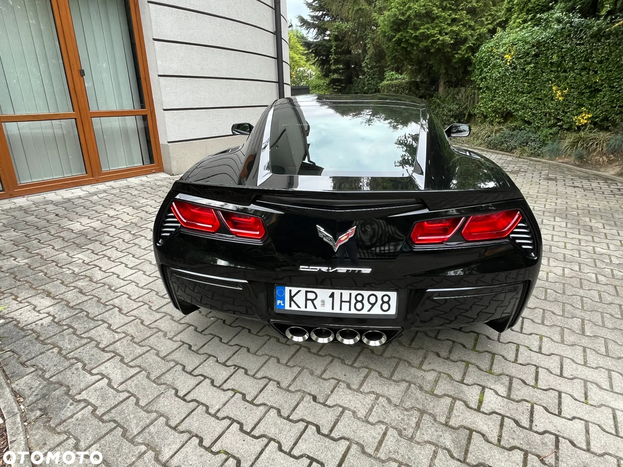Chevrolet Corvette - 3