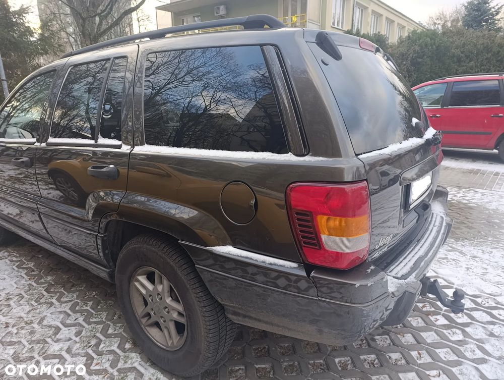 Jeep Grand Cherokee - 32