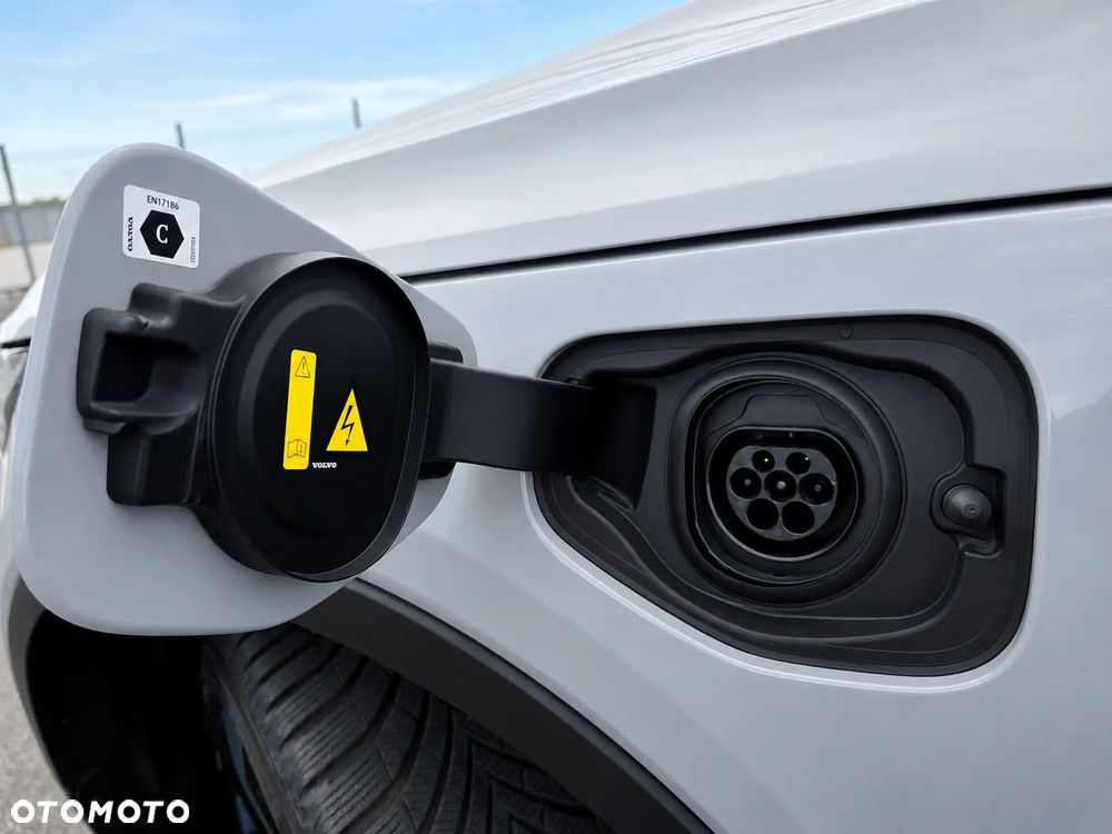 Volvo XC 40 T4 Plug-In Hybrid Plus Dark - 6