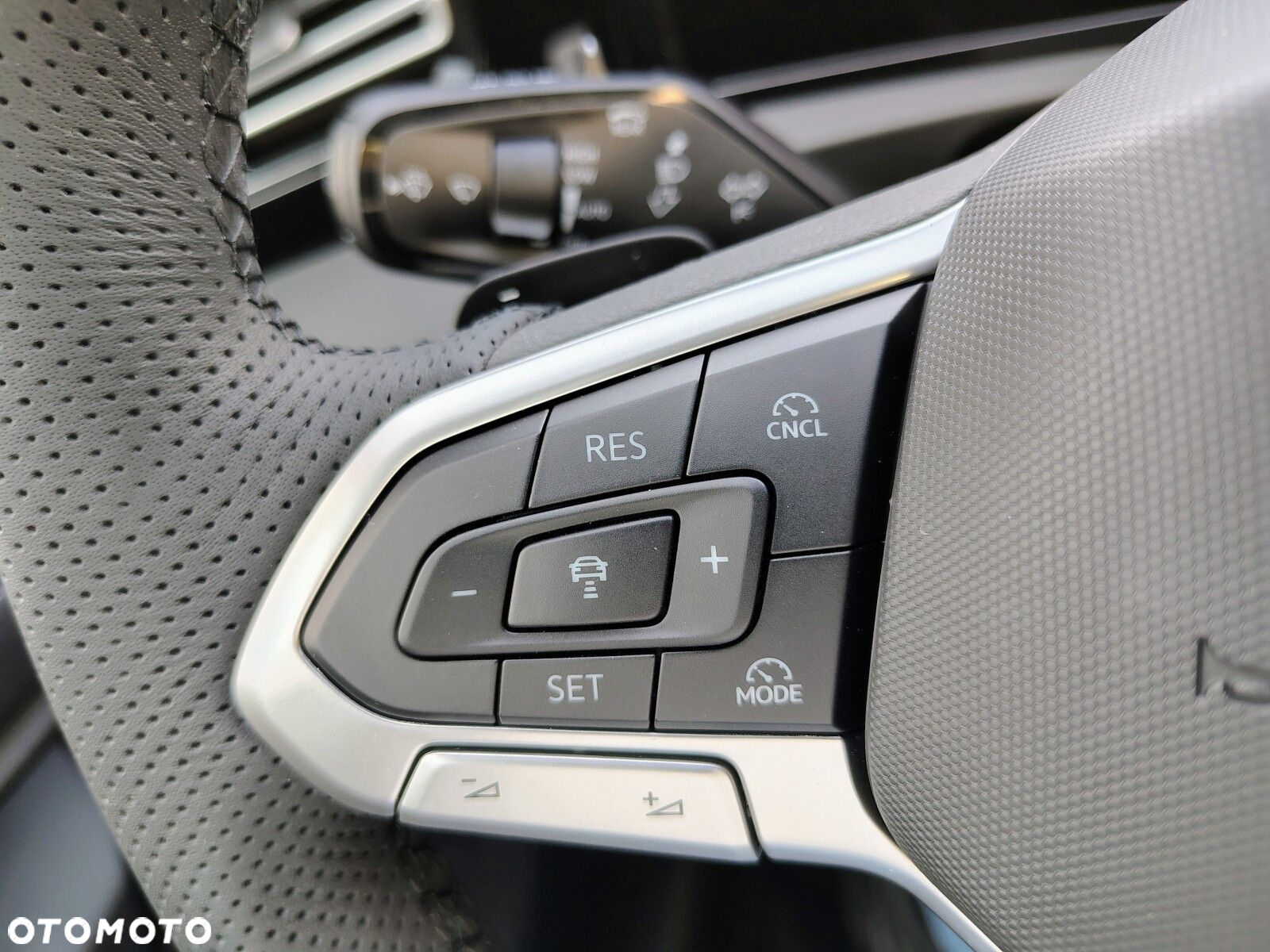 Volkswagen Tiguan - 32