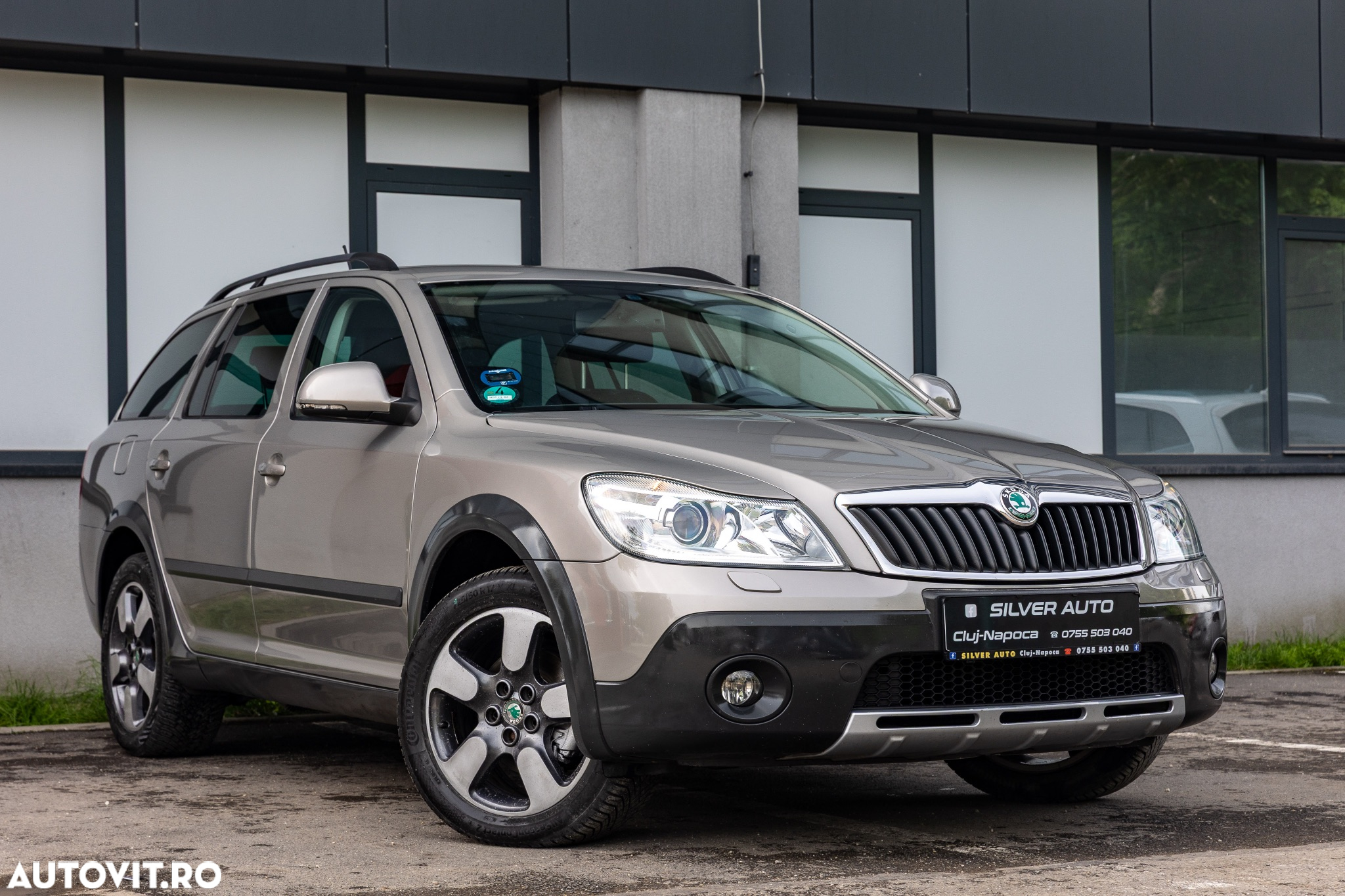 Skoda Octavia Combi 2.0 TDI DPF 4x4 DSG Scout - 20