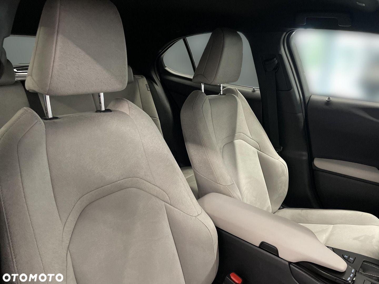Lexus UX 200 GPF Business Edition 2WD - 13