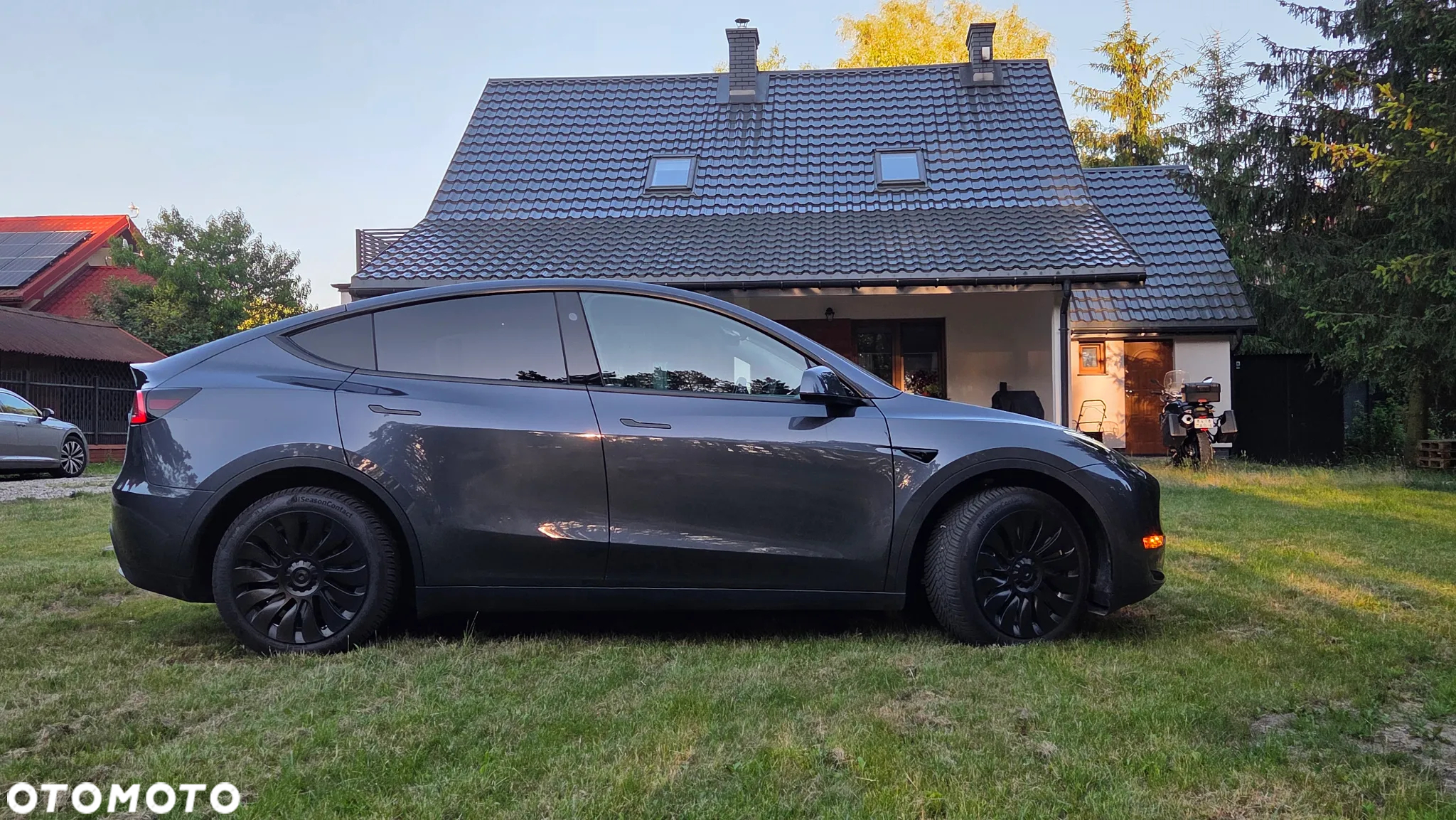 Tesla Y Model Long Range Dual Motor AWD - 13