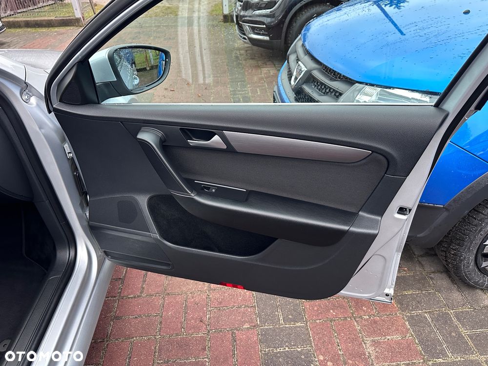 Volkswagen Passat - 19