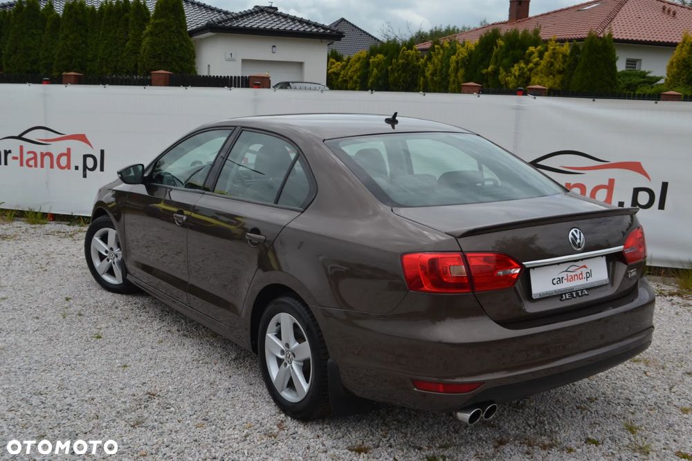 Volkswagen Jetta - 9