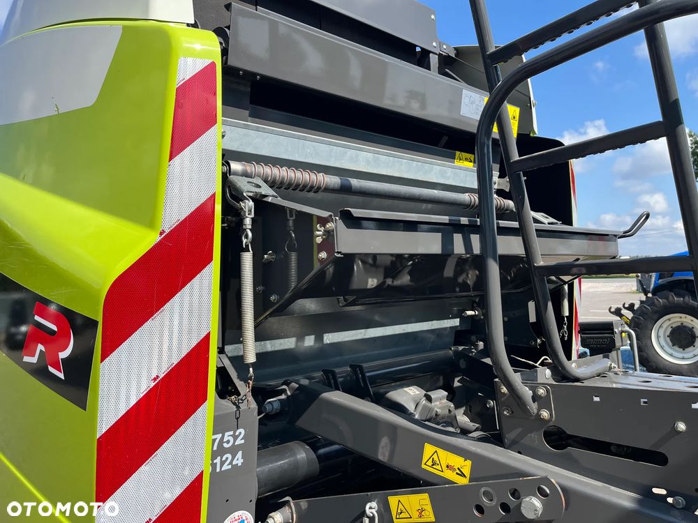 Claas Variant 485 RC - 9
