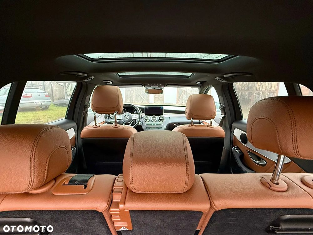 Mercedes-Benz Klasa C 300 de PHEV AMG - 33