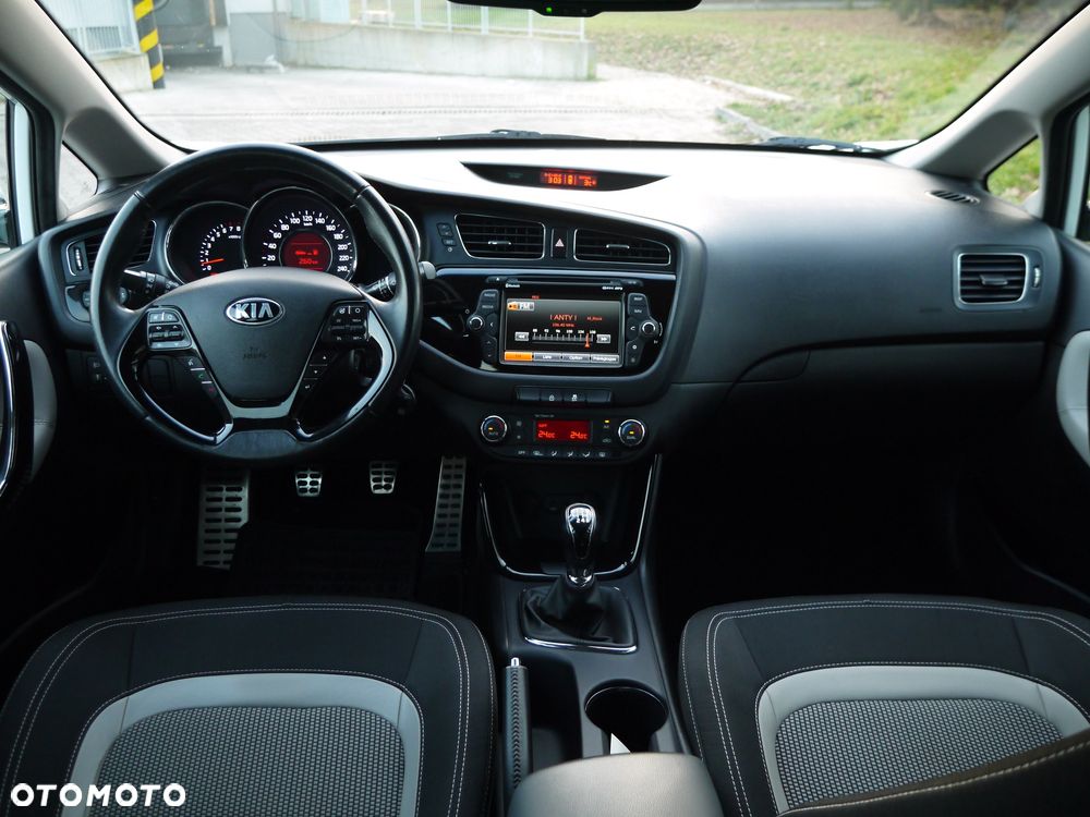 Kia Ceed 1.6 GDI Spirit - 14