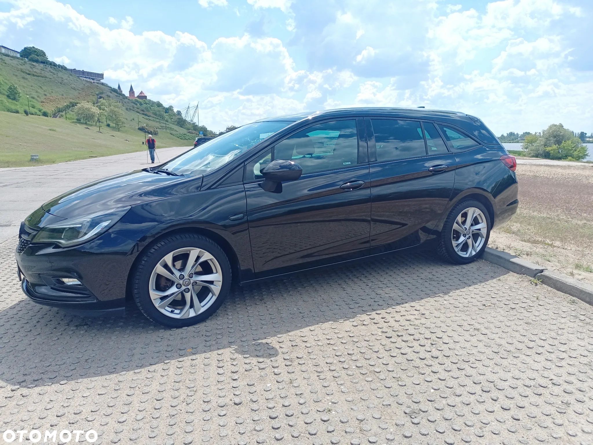 Opel Astra 1.6 D (CDTI) Sports Tourer Dynamic - 1