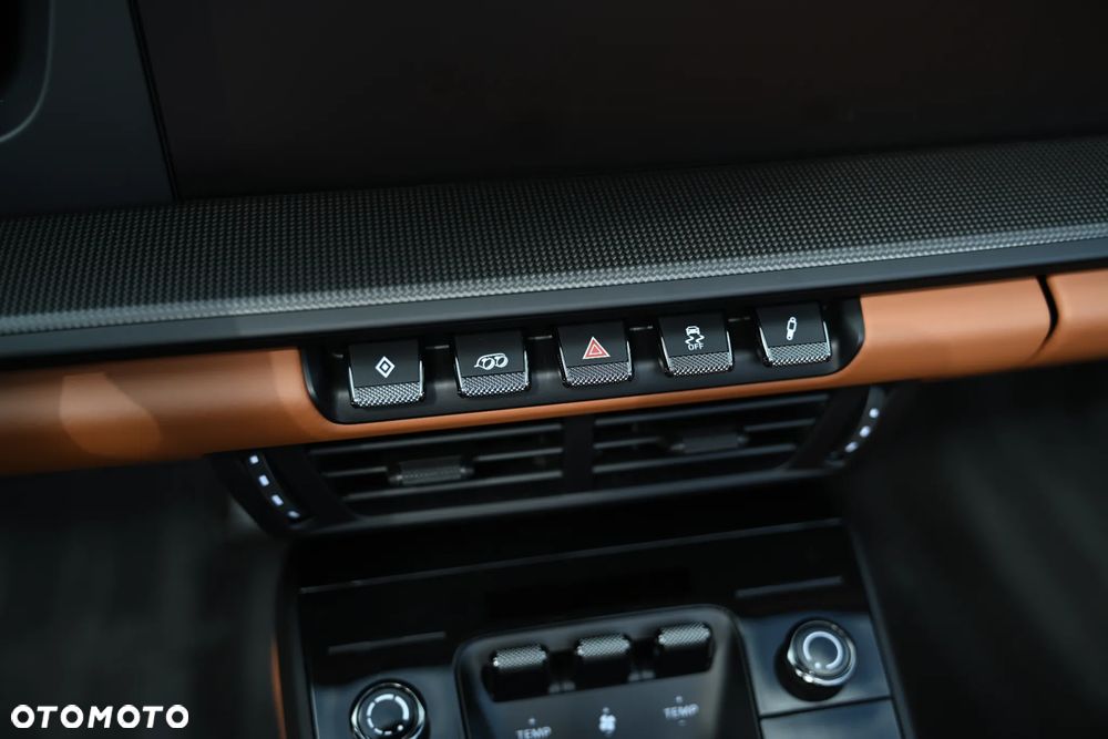 Porsche 911 Carrera 4 GTS - 36