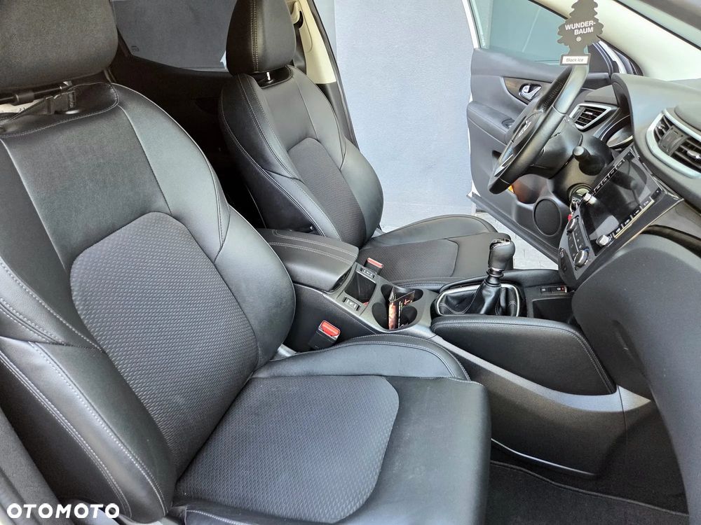 Nissan Qashqai 1.3 DIG-T Tekna - 28