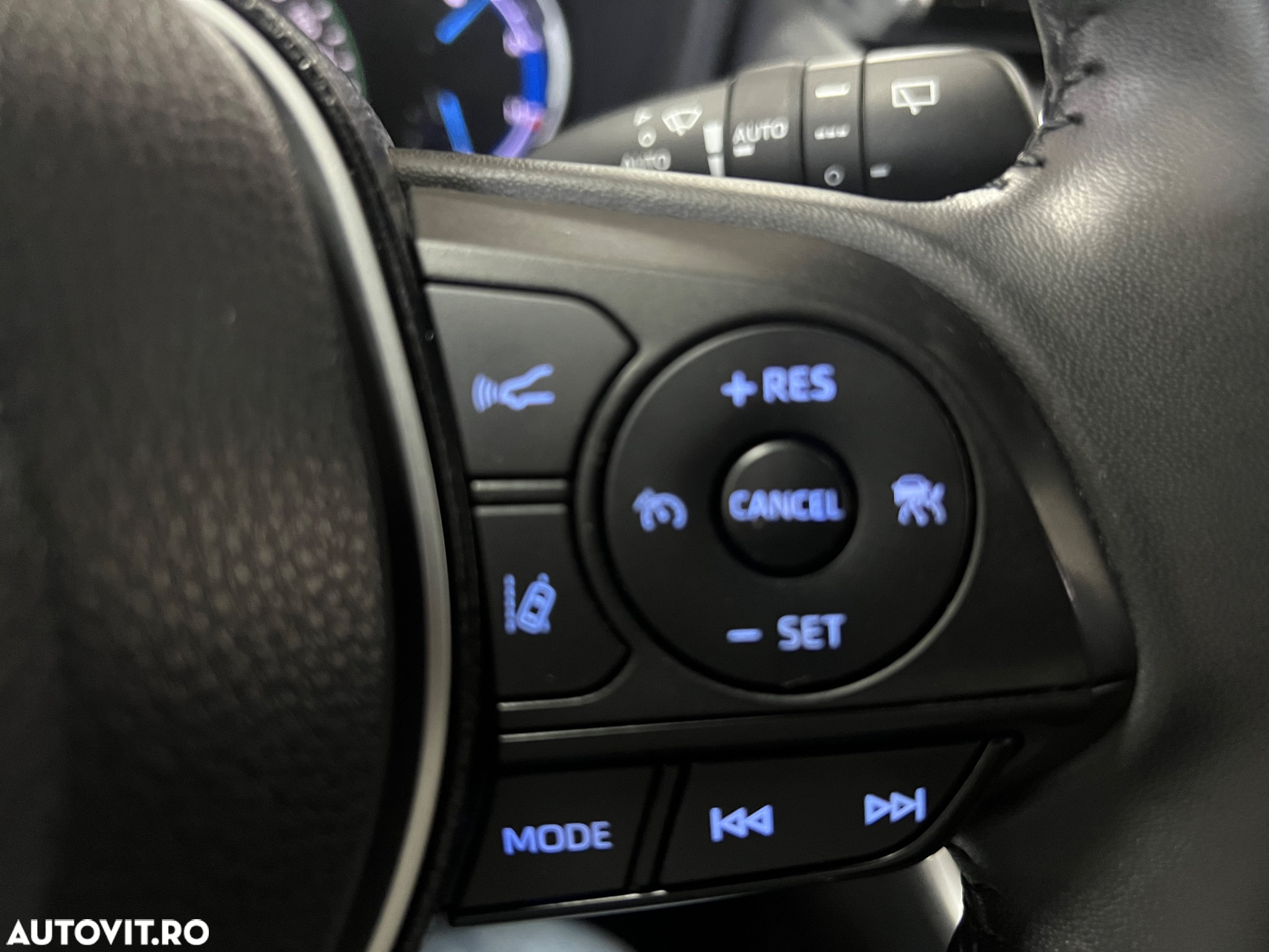 Toyota RAV4 2.5 4x4 Hybrid Lounge - 35