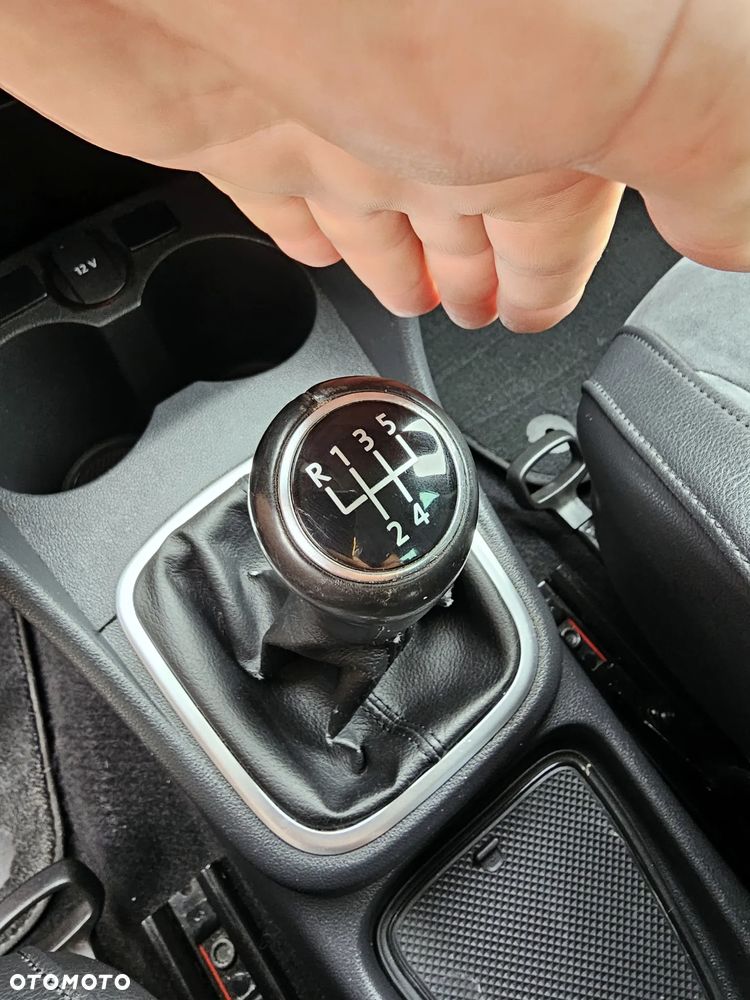 Volkswagen Polo 1.6 TDI Highline - 23