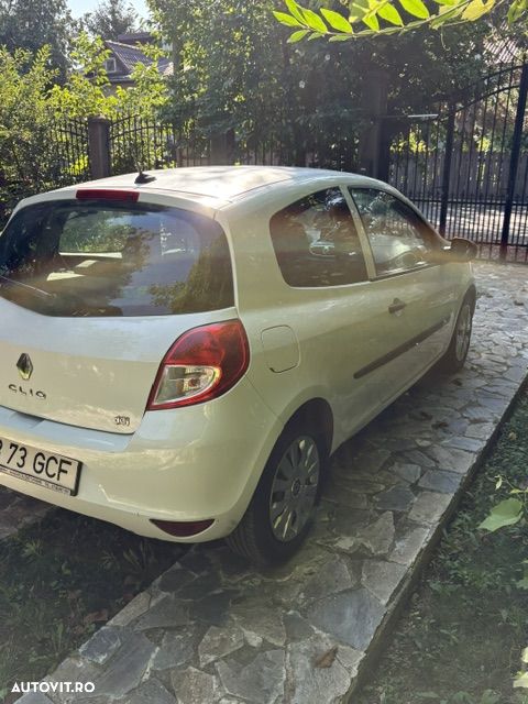Renault Clio 1.5 dCi 75 Expression - 11