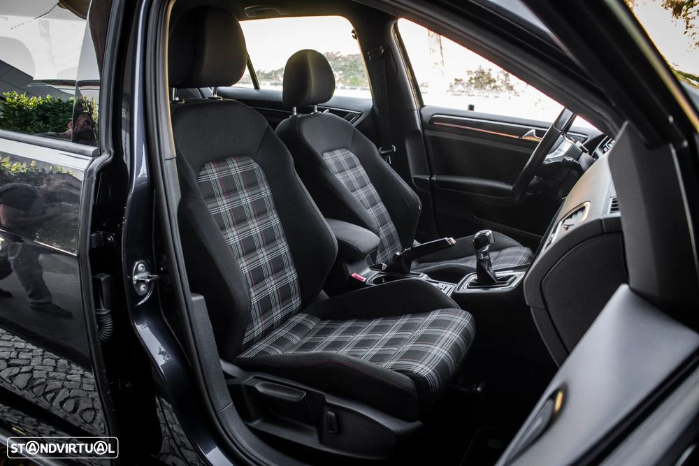 VW Golf 2.0 TSi GTi DSG - 30