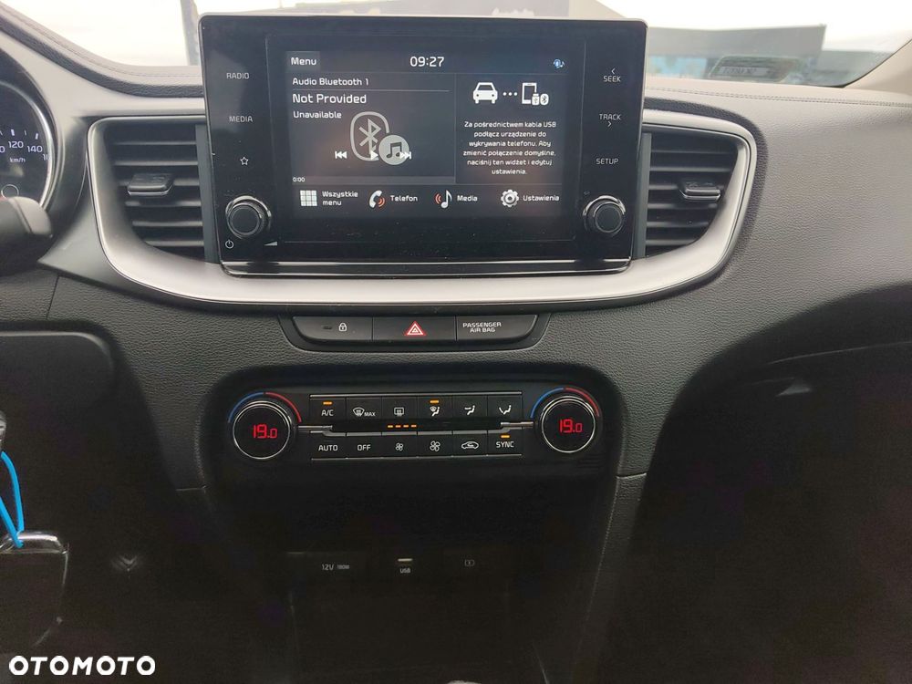 Kia Ceed - 25