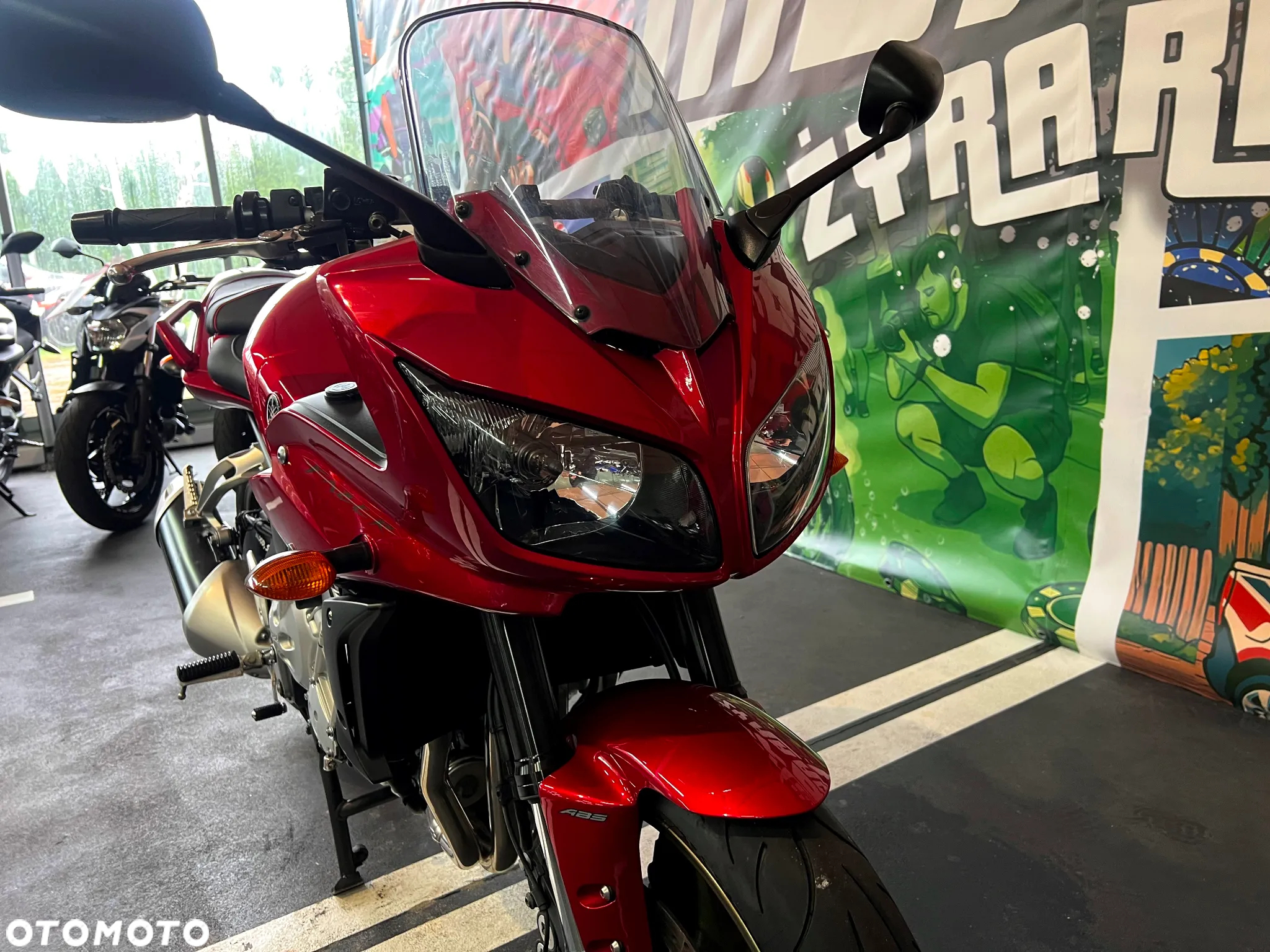 Yamaha FZ - 13