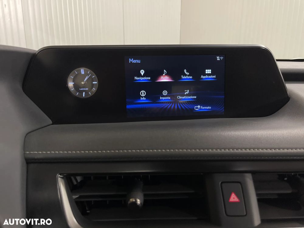 Lexus UX 250h Business Edition - 17