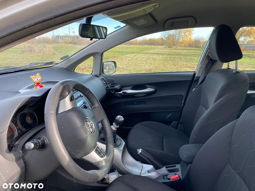 Toyota Auris 1.4 D-4D Terra - 7