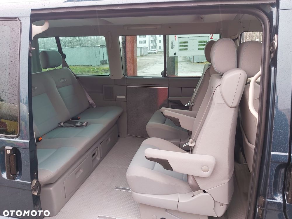 Volkswagen Multivan - 7