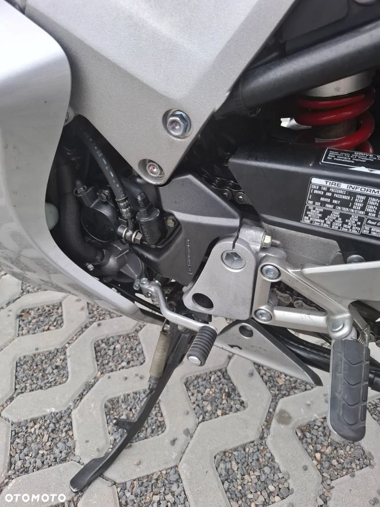 Honda VFR - 17