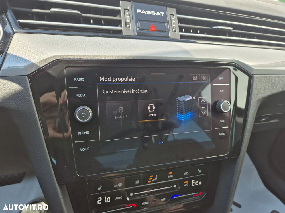 Volkswagen Passat - 29