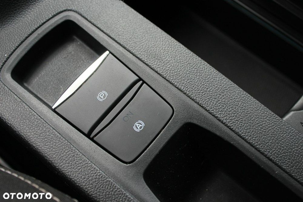 Ford Focus 1.0 EcoBoost Titanium - 28