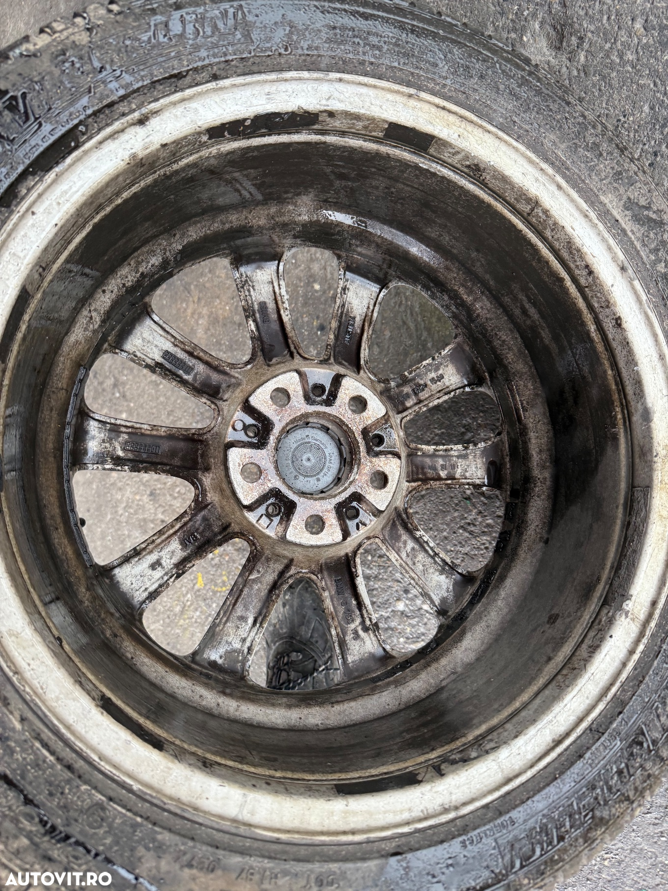 Vând jantă roată completă cu anvelopă 245 45 R18 style 328 R18 originală BMW Janta aliaj usor - V-Spoke 328 - Argintiu (Silver) - 8Jx18 ET:30 - BMW Seria 5 F10 F11, Seria 6 F06 F12 F13 - 4