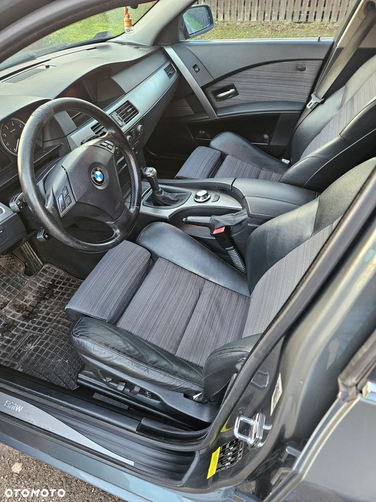 BMW Seria 5 525i - 6