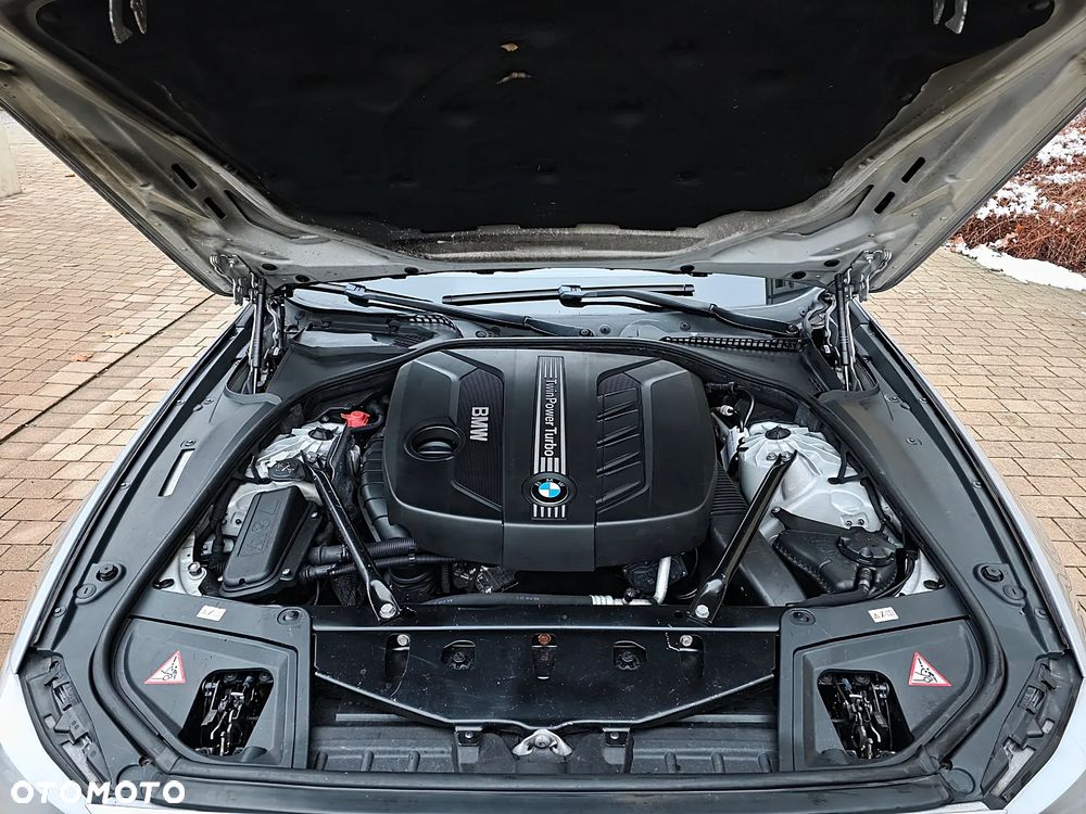 BMW Seria 5 525d xDrive - 18