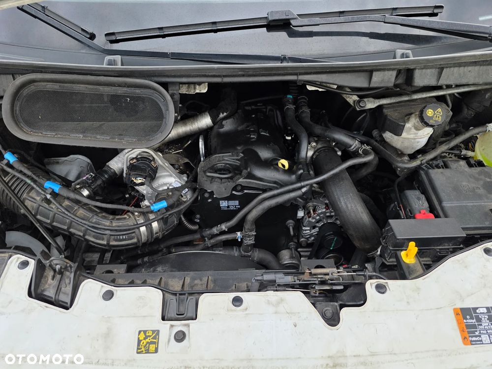 Ford Transit L4 RWD Trend - 29